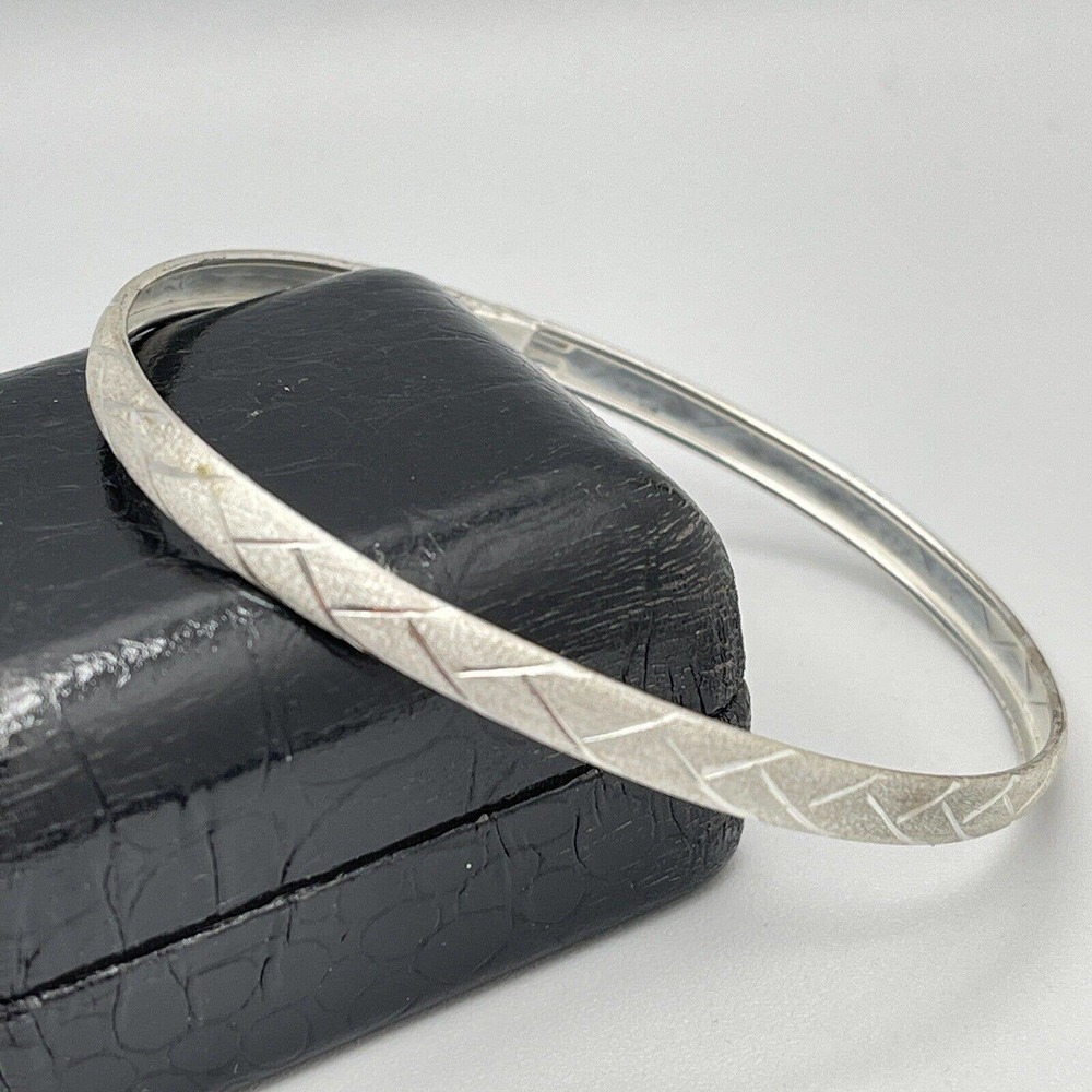 JCM 925 Sterling Silver Etched Chevron Textured Pattern Bangle Bracelet 7.25”